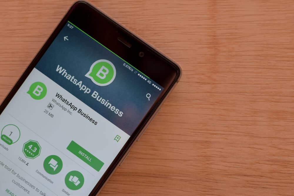 Como colocar resposta automática no WhatsApp?